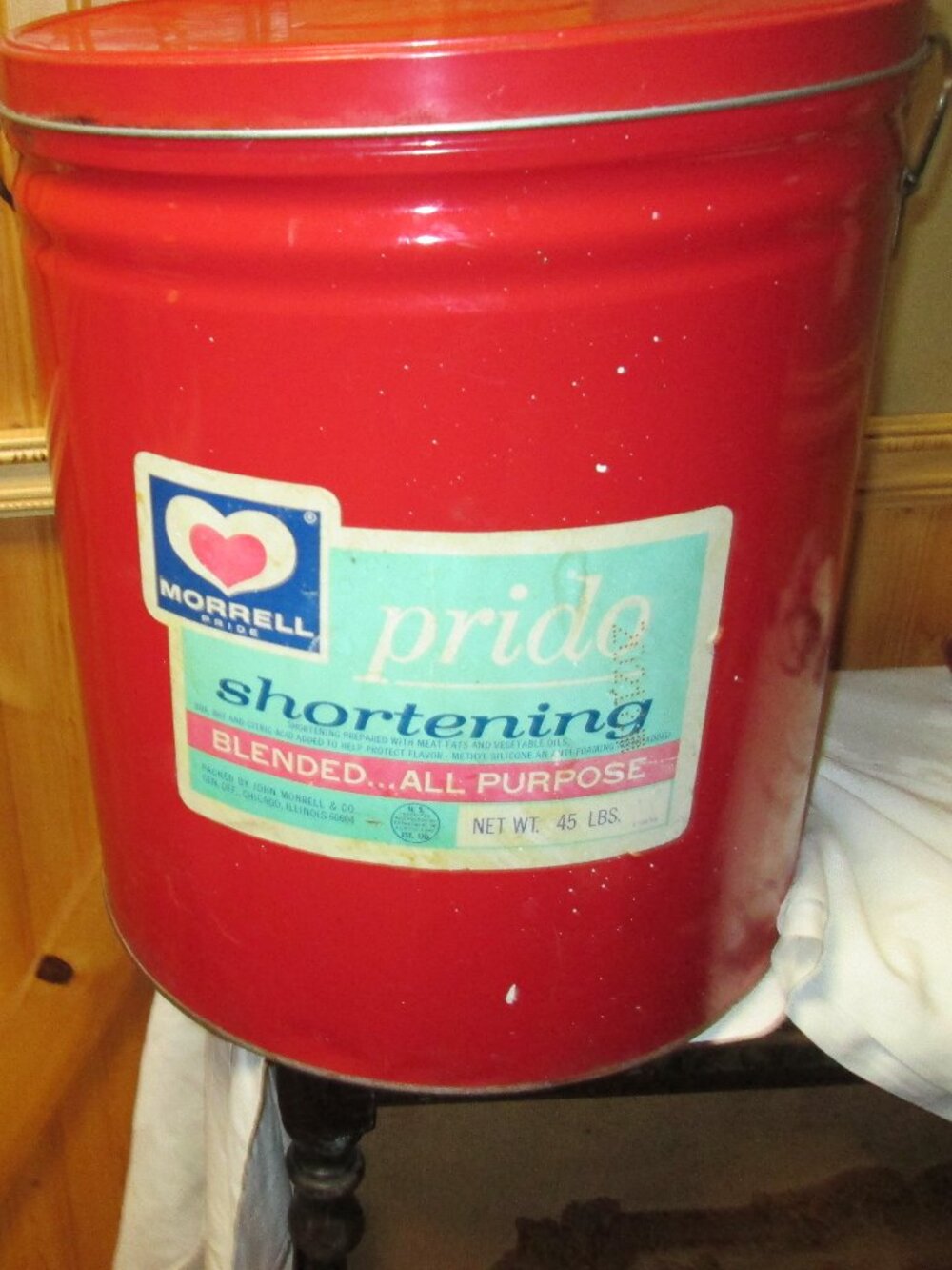 Vtg 14 in H Morrell Pride 45 lb shortening tin great print and paint for age